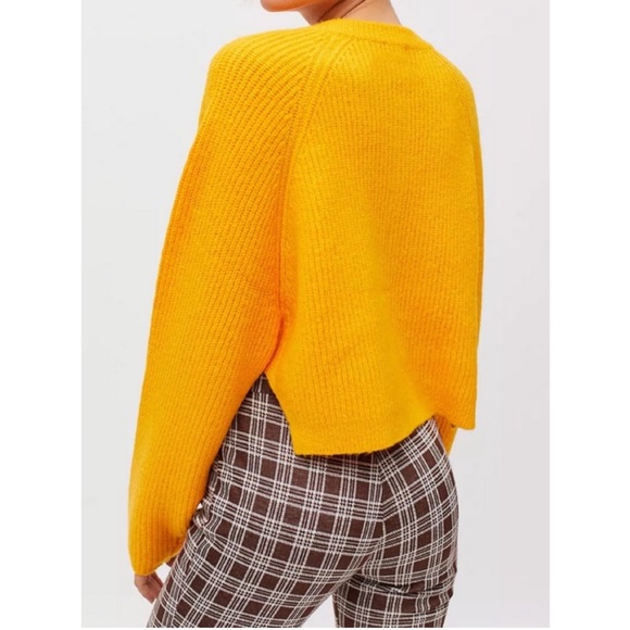 Urban Outfitters BDG Harlow Henley Sweater 💛 - Picture 3 of 5